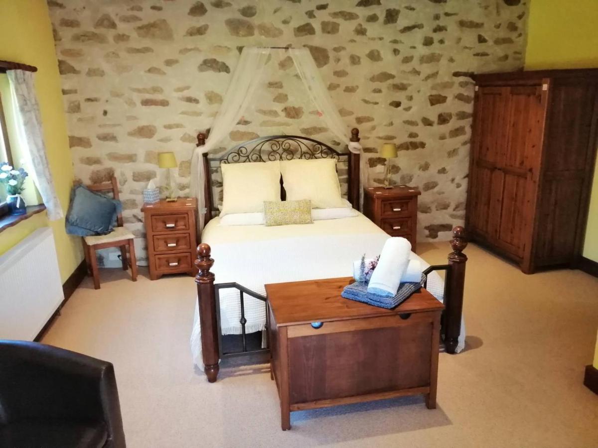 La Grange Ancienne Bed & Breakfast Montrollet ภายนอก รูปภาพ