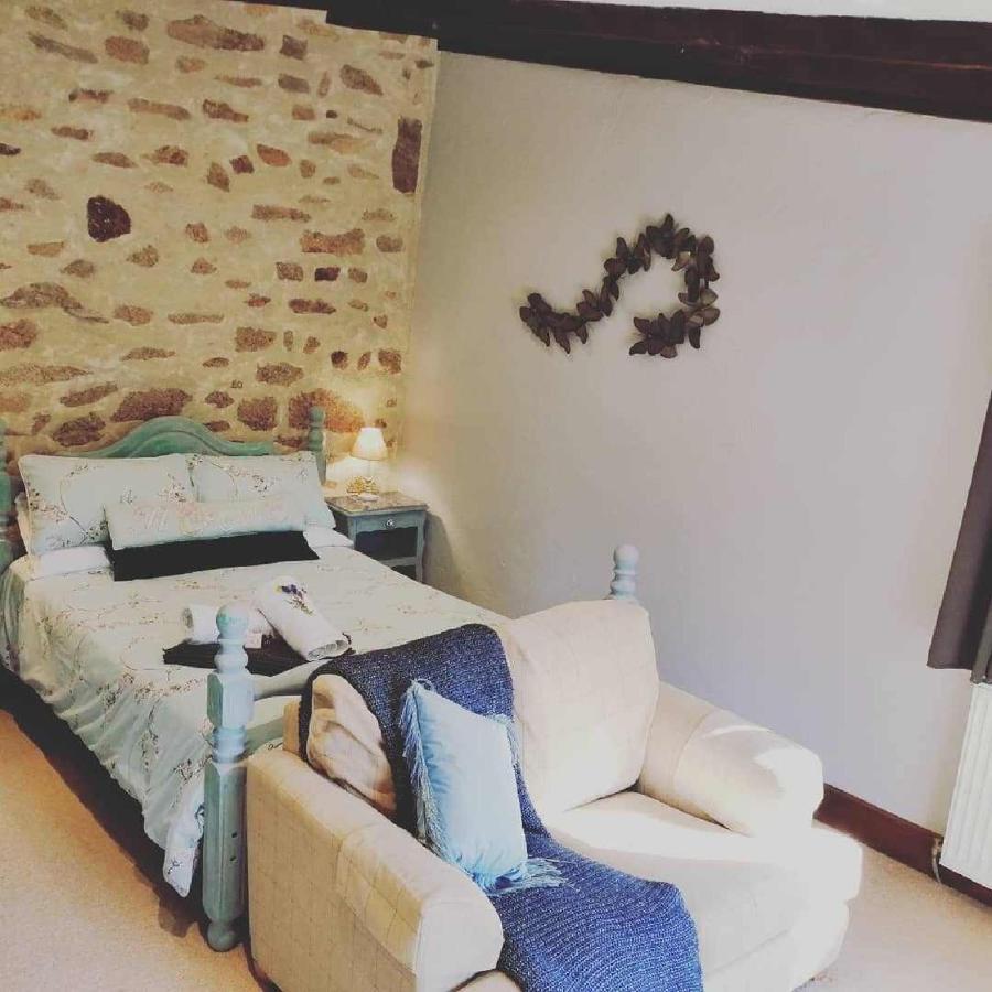 La Grange Ancienne Bed & Breakfast Montrollet ภายนอก รูปภาพ