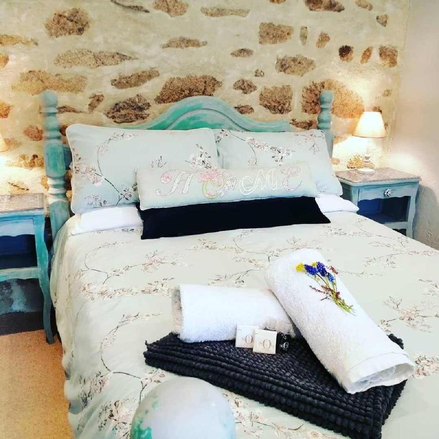 La Grange Ancienne Bed & Breakfast Montrollet ภายนอก รูปภาพ